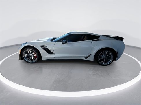 Used 2015 Chevrolet Corvette Z06 w/ 3LZ Preferred Equipment Group image 5