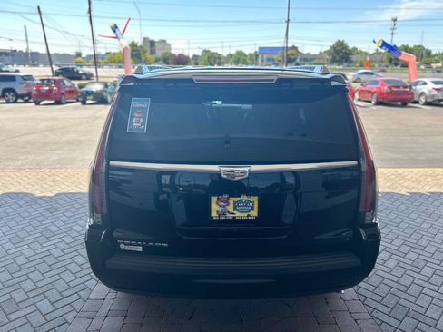 Used 2017 Cadillac Escalade Luxury AWD/4WD image 14