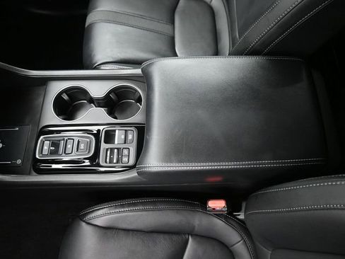 Used 2025 Honda Pilot EX-L image 32