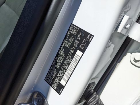 Certified 2023 Volvo XC40 Recharge Ultimate AWD/4WD image 30