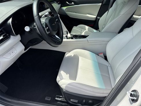 New 2025 Genesis G70 2.5T image 9