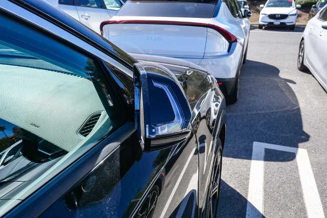 Certified 2023 Kia Niro EX Touring FWD image 8