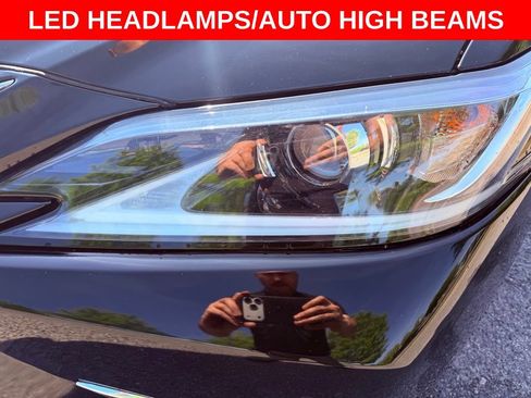 Used 2020 Lexus ES 300h w/ Premium Package image 10