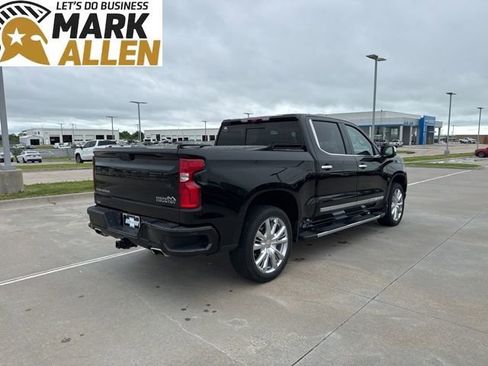 Used 2023 Chevrolet Silverado 1500 High Country w/ High Country Premium Package AWD/4WD image 5