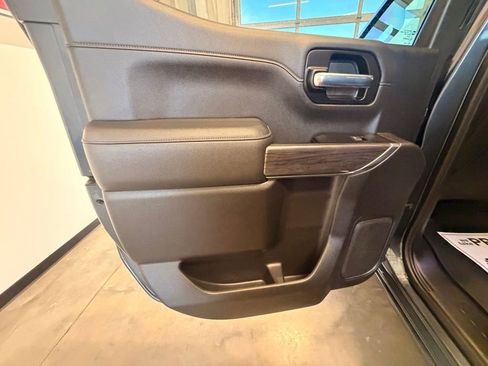 Used 2022 Chevrolet Silverado 1500 LTZ AWD/4WD image 9