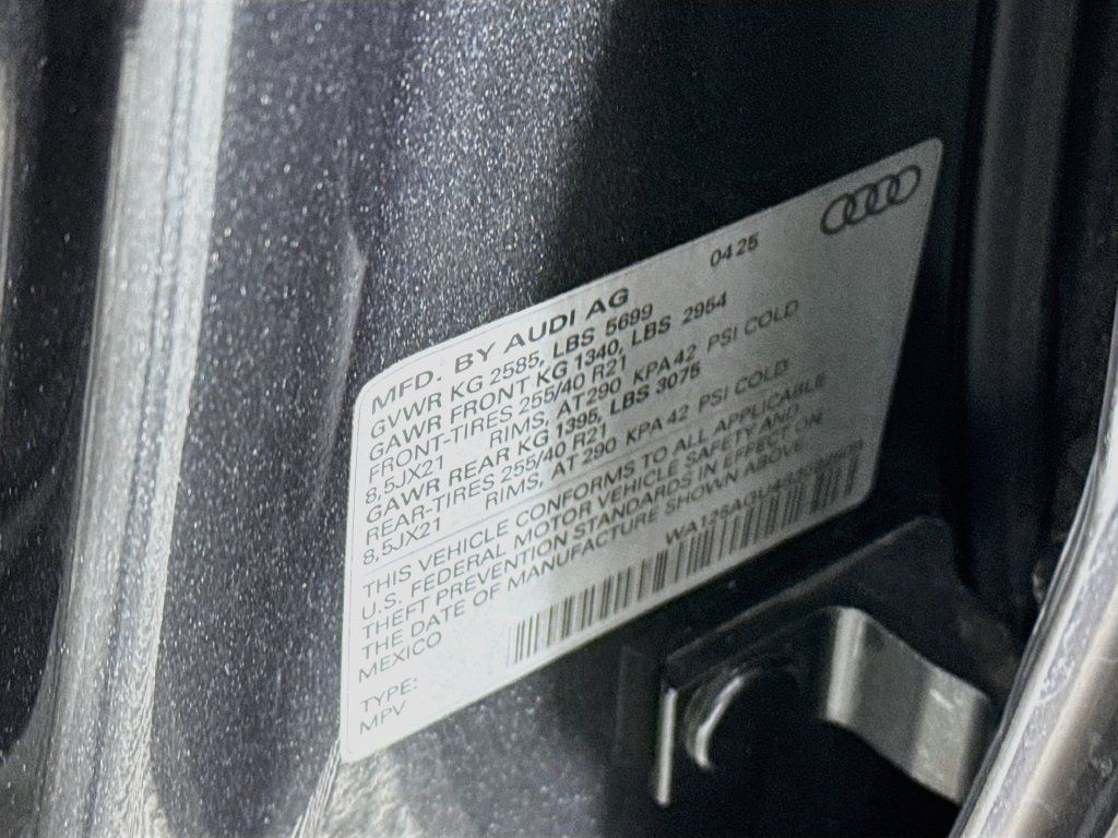 Used 2025 Audi SQ5 Premium Plus AWD/4WD image 30