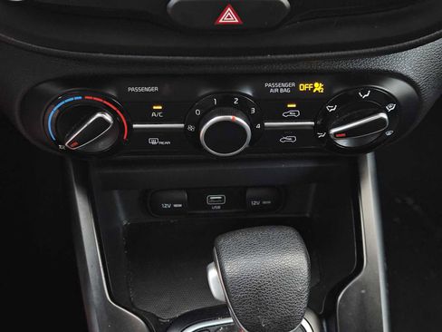 Used 2020 Kia Soul LX image 18