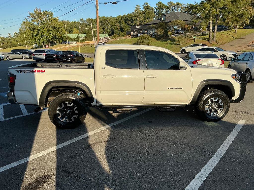 Used 2023 Toyota Tacoma TRD Off-Road AWD/4WD image 7