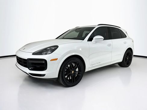 Certified 2019 Porsche Cayenne Turbo AWD/4WD image 1