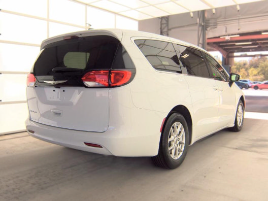 Used 2023 Chrysler Voyager LX FWD image 2