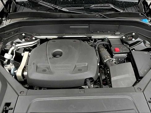 Used 2022 Volvo XC90 T6 Momentum w/ Climate Package image 9