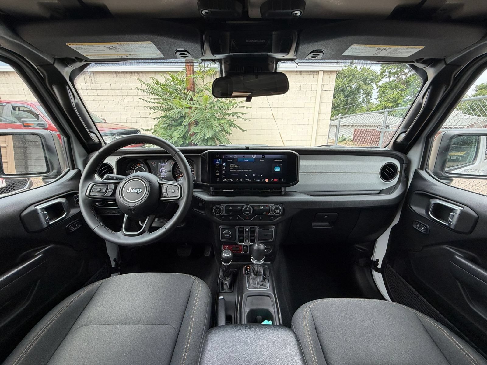 Used 2025 Jeep Wrangler Unlimited Sport AWD/4WD image 31