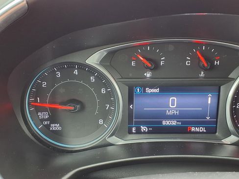 Used 2019 Chevrolet Equinox LT w/ Driver Convenience Package FWD image 19