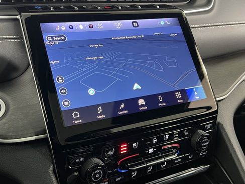 Used 2024 Jeep Grand Cherokee Limited 4xe image 21