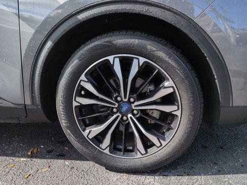 Certified 2022 Ford Escape SE w/ SE Sport Appearance Package image 11