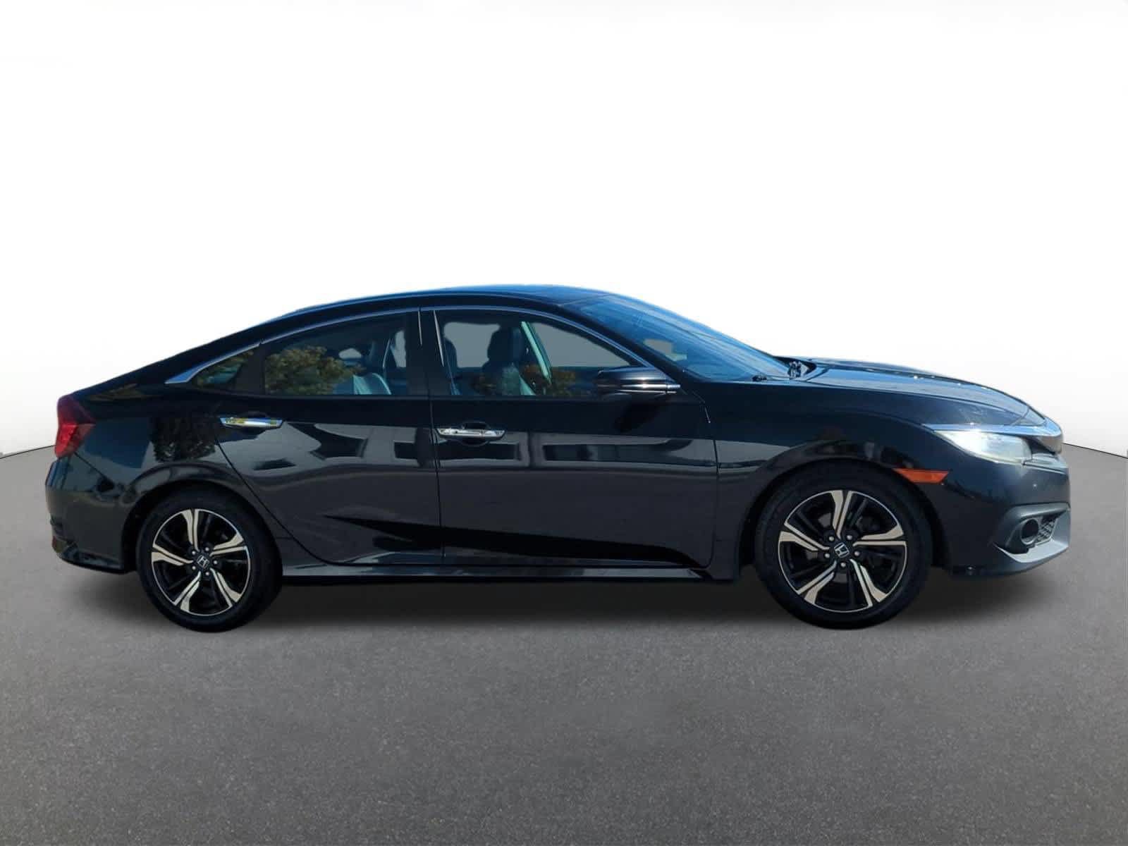 Used 2017 Honda Civic Touring image 7