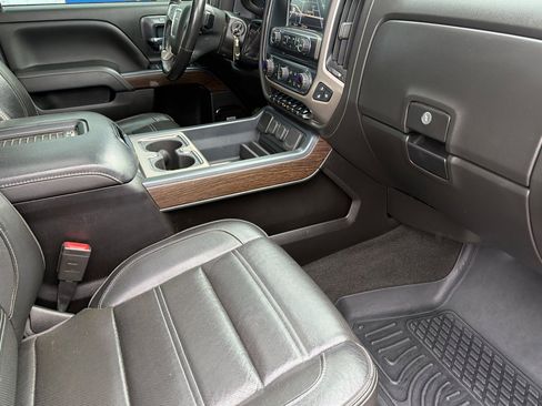 Used 2018 GMC Sierra 2500 Denali w/ Duramax Plus Package AWD/4WD image 12
