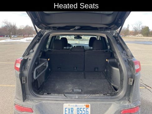 Used 2015 Jeep Cherokee Latitude w/ Cold Weather Group image 9