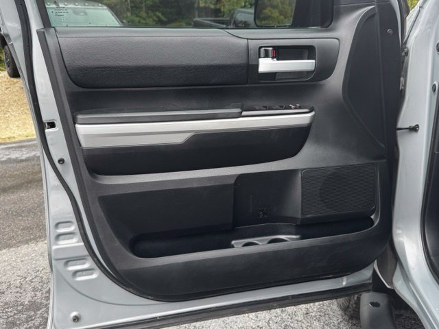 Used 2019 Toyota Tundra SR5 w/ SR5 Upgrade Package AWD/4WD image 17
