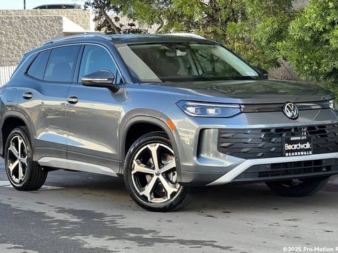New 2026 Volkswagen Tiguan SE AWD/4WD image 1