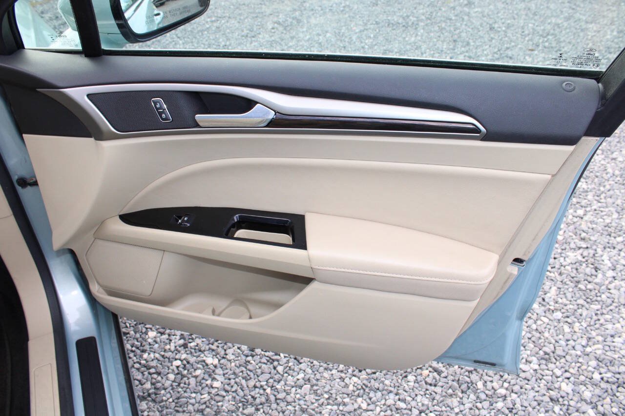 Used 2014 Ford Fusion SE w/ Equipment Group 502A FWD image 22