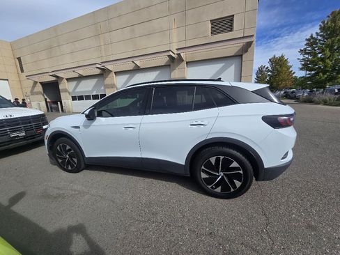 Used 2022 Volkswagen ID.4 Pro AWD/4WD image 14