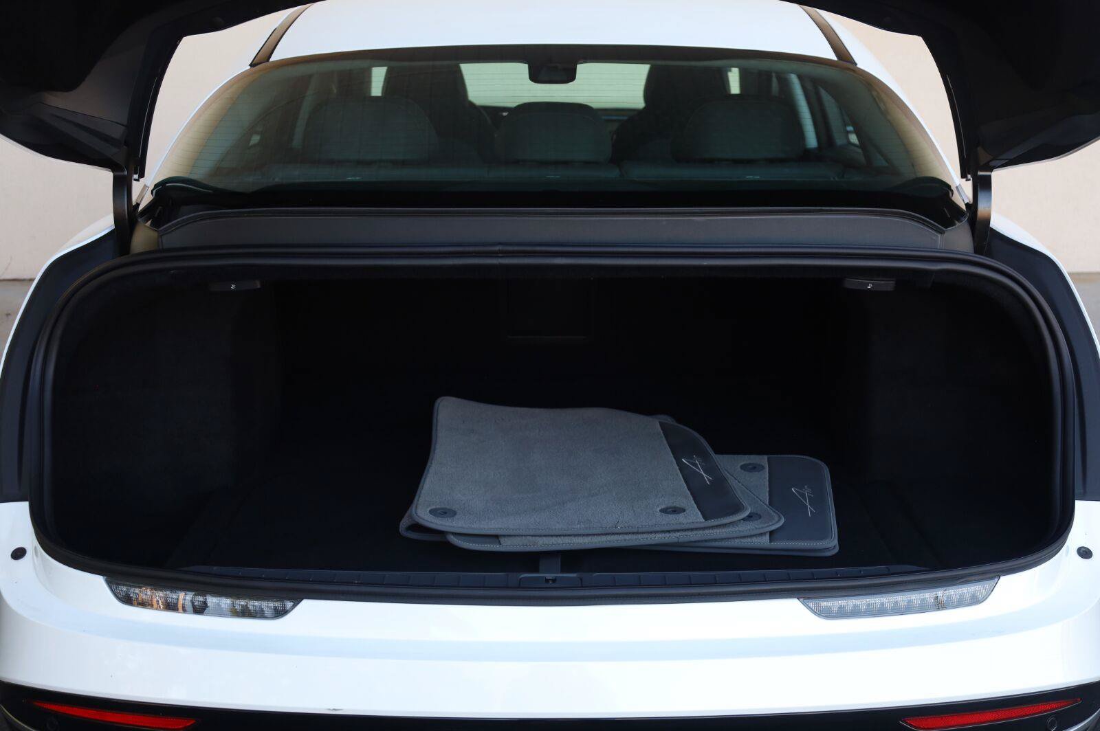 Used 2025 Lucid Air Touring AWD/4WD image 11