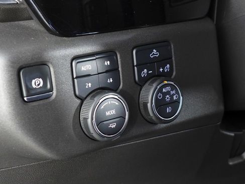 Used 2024 Chevrolet Silverado 1500 LT Trail Boss w/ Convenience Package II image 32