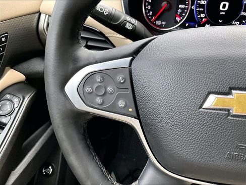 Used 2023 Chevrolet Traverse Premier image 24