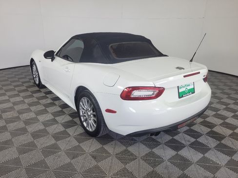 Used 2017 FIAT 124 Spider Classica RWD image 5