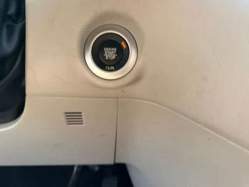 Used 2019 Chrysler Pacifica Touring-L FWD image 24