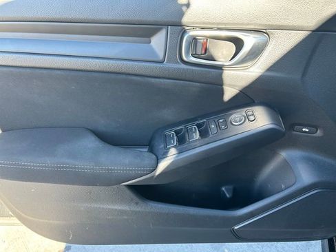 Used 2023 Honda Civic Sport image 10