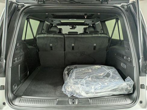 New 2026 Jeep Grand Wagoneer L Limited AWD/4WD image 10