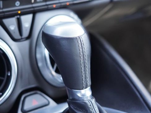 Used 2017 Chevrolet Camaro LT RWD image 26