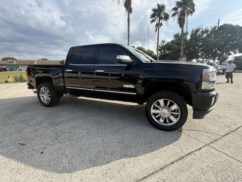 Used 2017 Chevrolet Silverado 1500 High Country AWD/4WD image 2