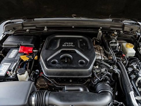 Used 2021 Jeep Wrangler Unlimited Sport AWD/4WD image 38