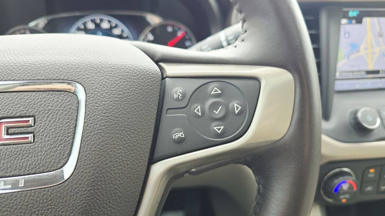 Used 2017 GMC Acadia Denali w/ Technology Package FWD image 31