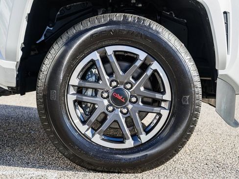 Used 2024 Toyota Tacoma TRD Sport image 19