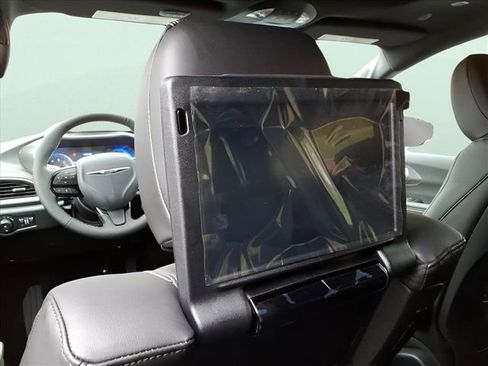 New 2026 Chrysler Pacifica Select image 14