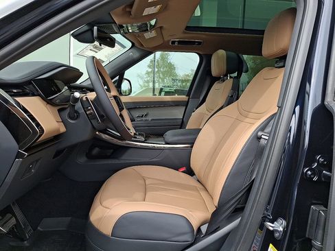 New 2026 Land Rover Range Rover Sport Dynamic SE AWD/4WD image 9