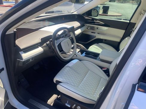 Used 2024 Lincoln Nautilus Black Label image 9