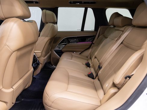 Used 2023 Land Rover Range Rover SE AWD/4WD image 8