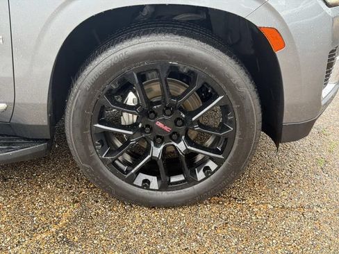 Certified 2022 GMC Yukon SLT w/ SLT Premium Package RWD image 5