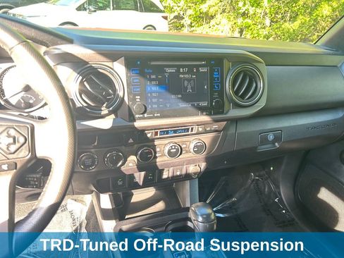 Used 2017 Toyota Tacoma TRD Off-Road AWD/4WD image 23