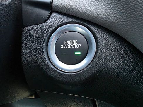 Used 2022 Chevrolet Equinox LS w/ LS Convenience Package image 35