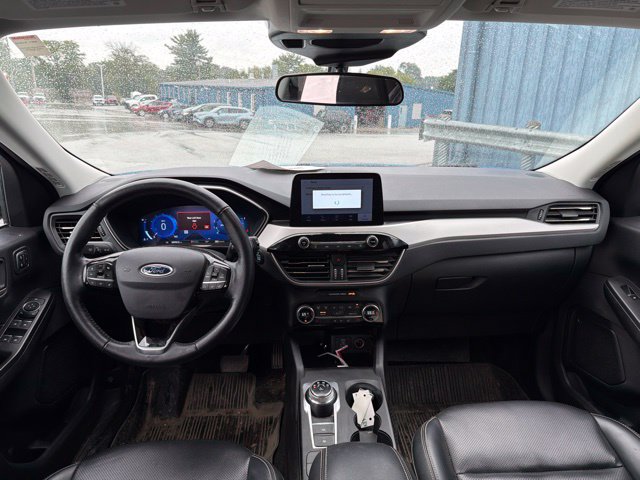 Used 2021 Ford Escape SEL w/ Technology Package AWD/4WD image 3