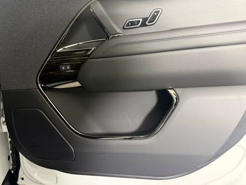 New 2025 Land Rover Range Rover Sport Dynamic SE AWD/4WD image 31