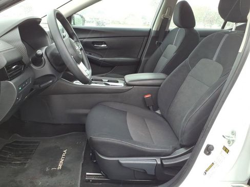 Used 2024 Nissan Sentra SV FWD image 3