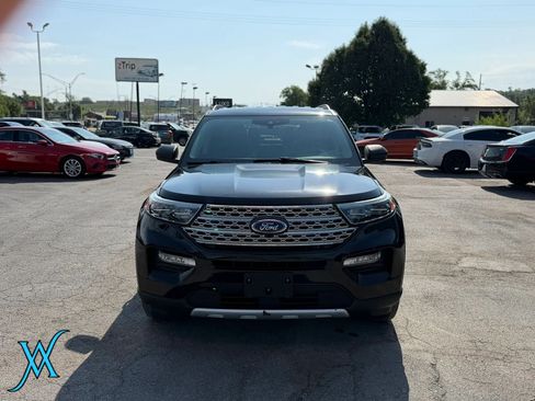 Used 2020 Ford Explorer XLT w/ Equipment Group 202A AWD/4WD image 2