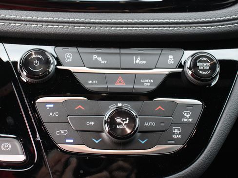 New 2026 Chrysler Pacifica Select image 19